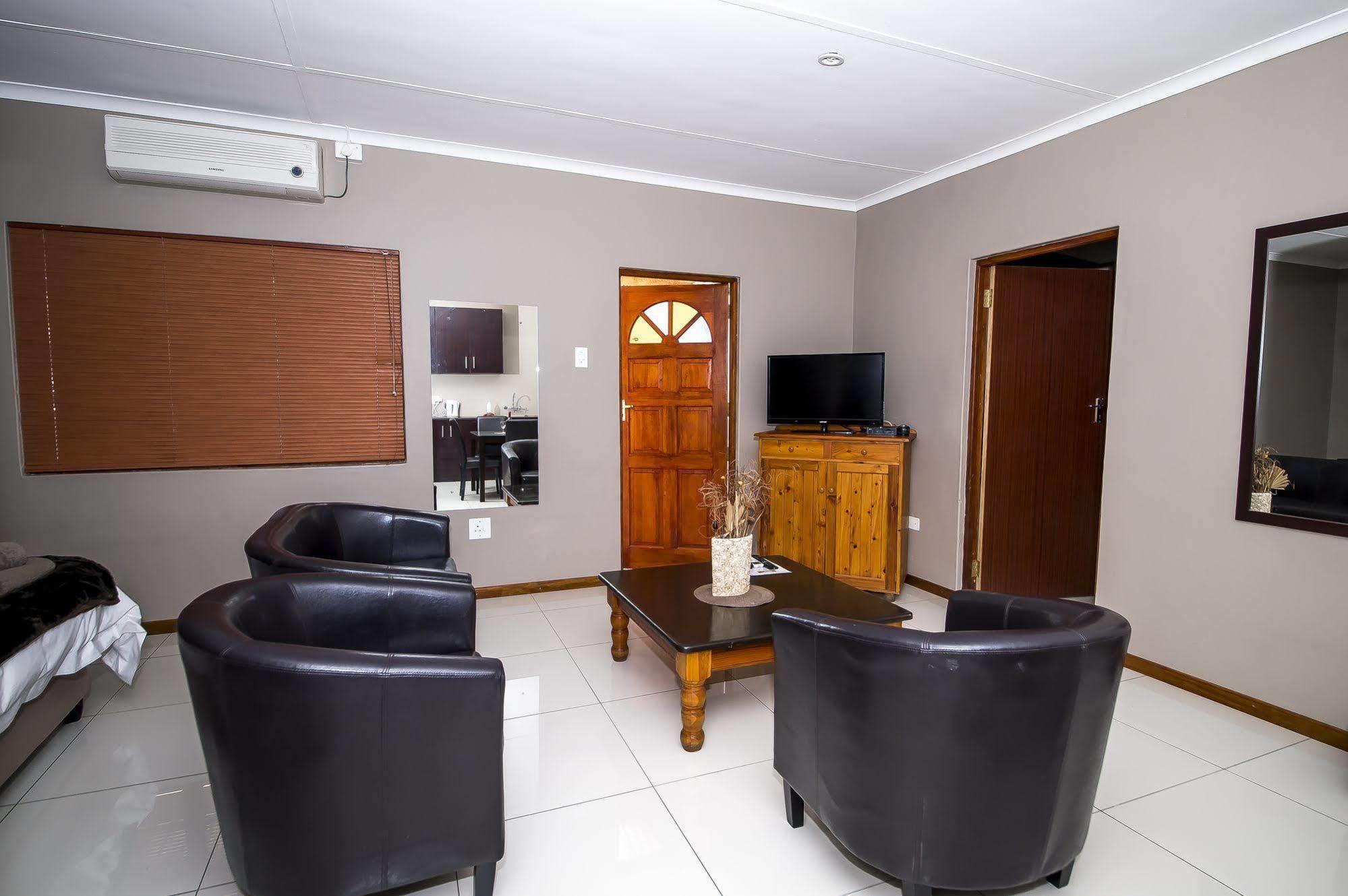 Kleinplasie Guesthouse Springbok Buitenkant foto